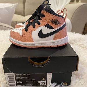 Jordan 1 Mid